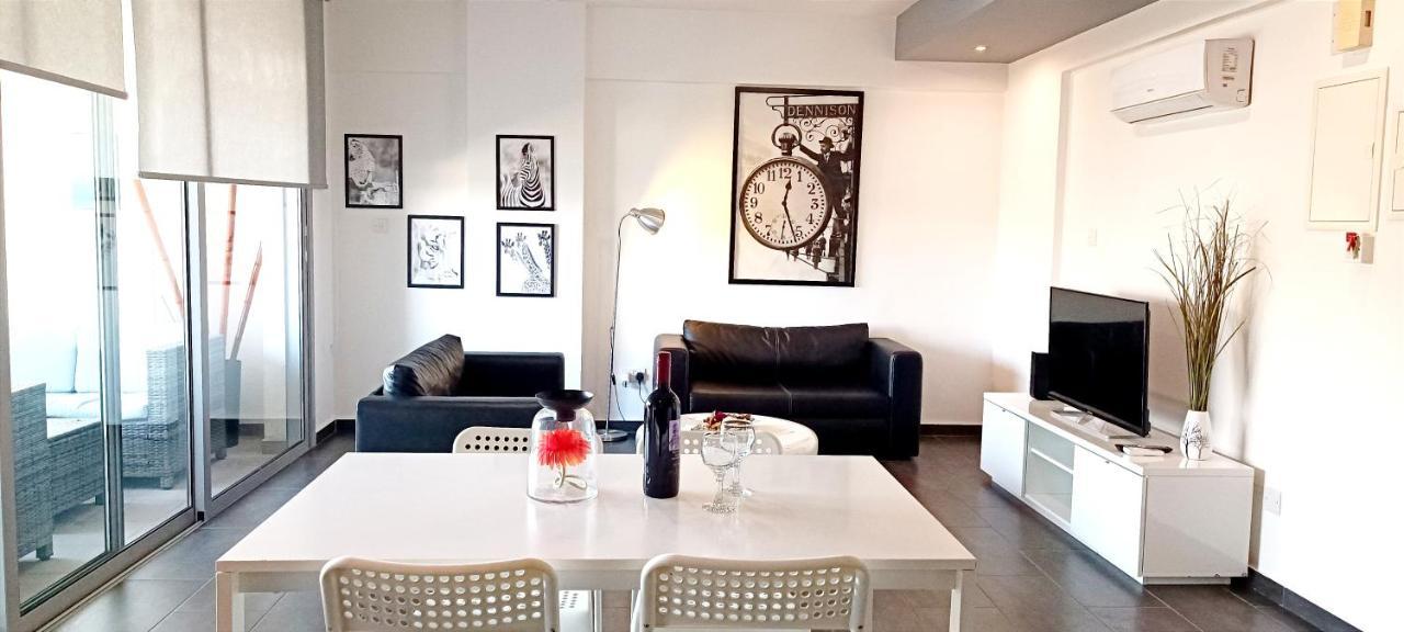Dezo Luxury Town Apartment ลาร์นาคา ภายนอก รูปภาพ