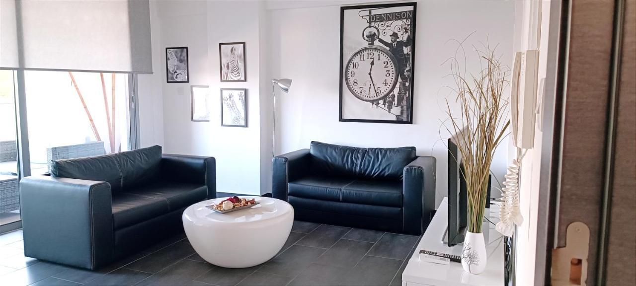 Dezo Luxury Town Apartment ลาร์นาคา ภายนอก รูปภาพ