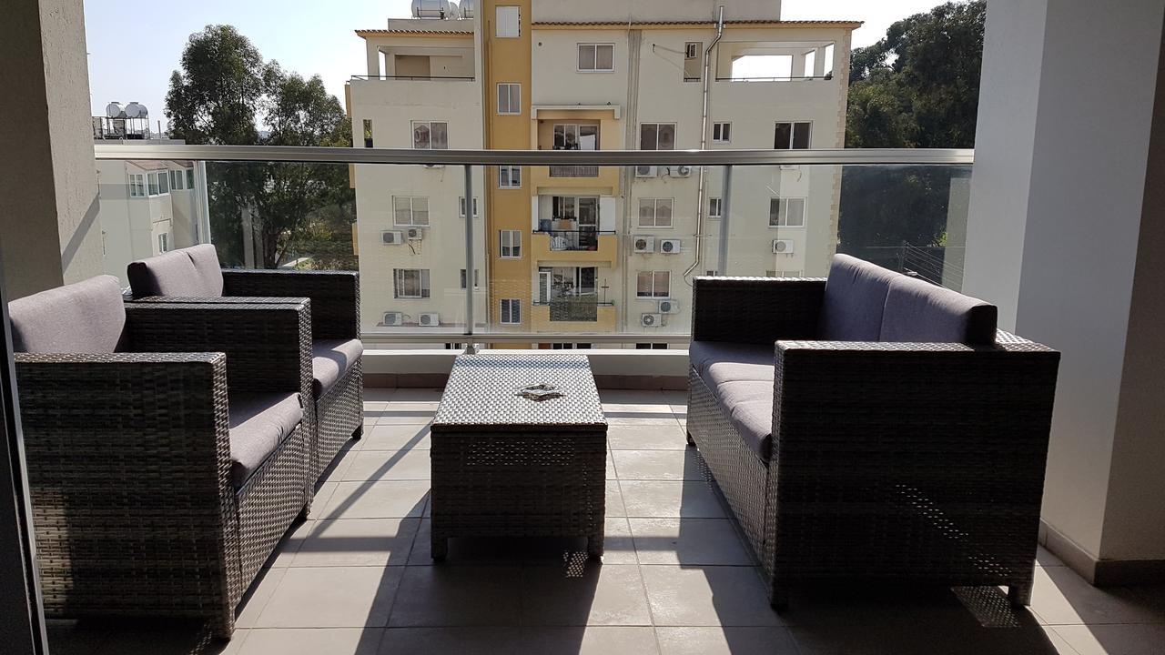 Dezo Luxury Town Apartment ลาร์นาคา ภายนอก รูปภาพ